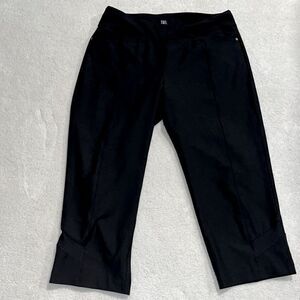 Tail Ladies Mulligan 22” Pull On Golf Capris. Size 8